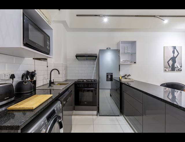 1 BEDROOM APARTMENT FOR SALE IN CAPE TOWN CITY CENTRE
